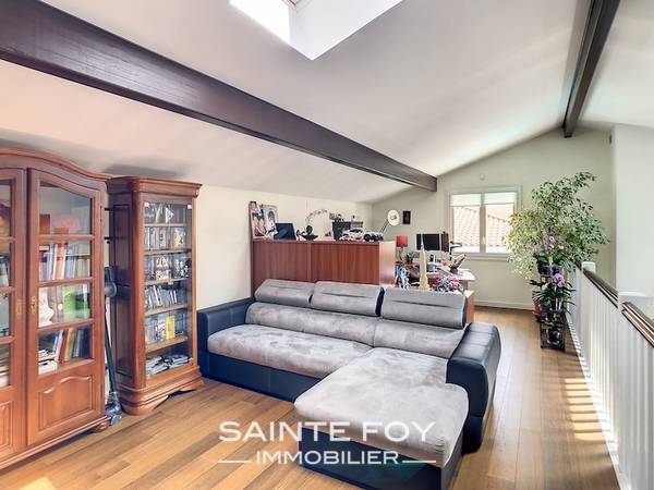 2023617 image4 - Sainte Foy Immobilier - Ce sont des agences immobilières dans l'Ouest Lyonnais spécialisées dans la location de maison ou d'appartement et la vente de propriété de prestige.