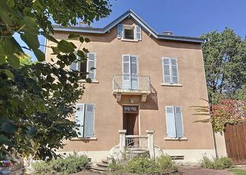2023650 image1 - Sainte Foy Immobilier - Ce sont des agences immobilières dans l'Ouest Lyonnais spécialisées dans la location de maison ou d'appartement et la vente de propriété de prestige.